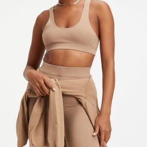 NWT Good American Essential Scoop Bra Putty Size 3